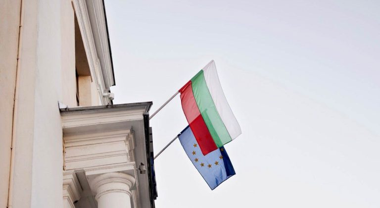 Bănci, bancomate, carduri în Italia.